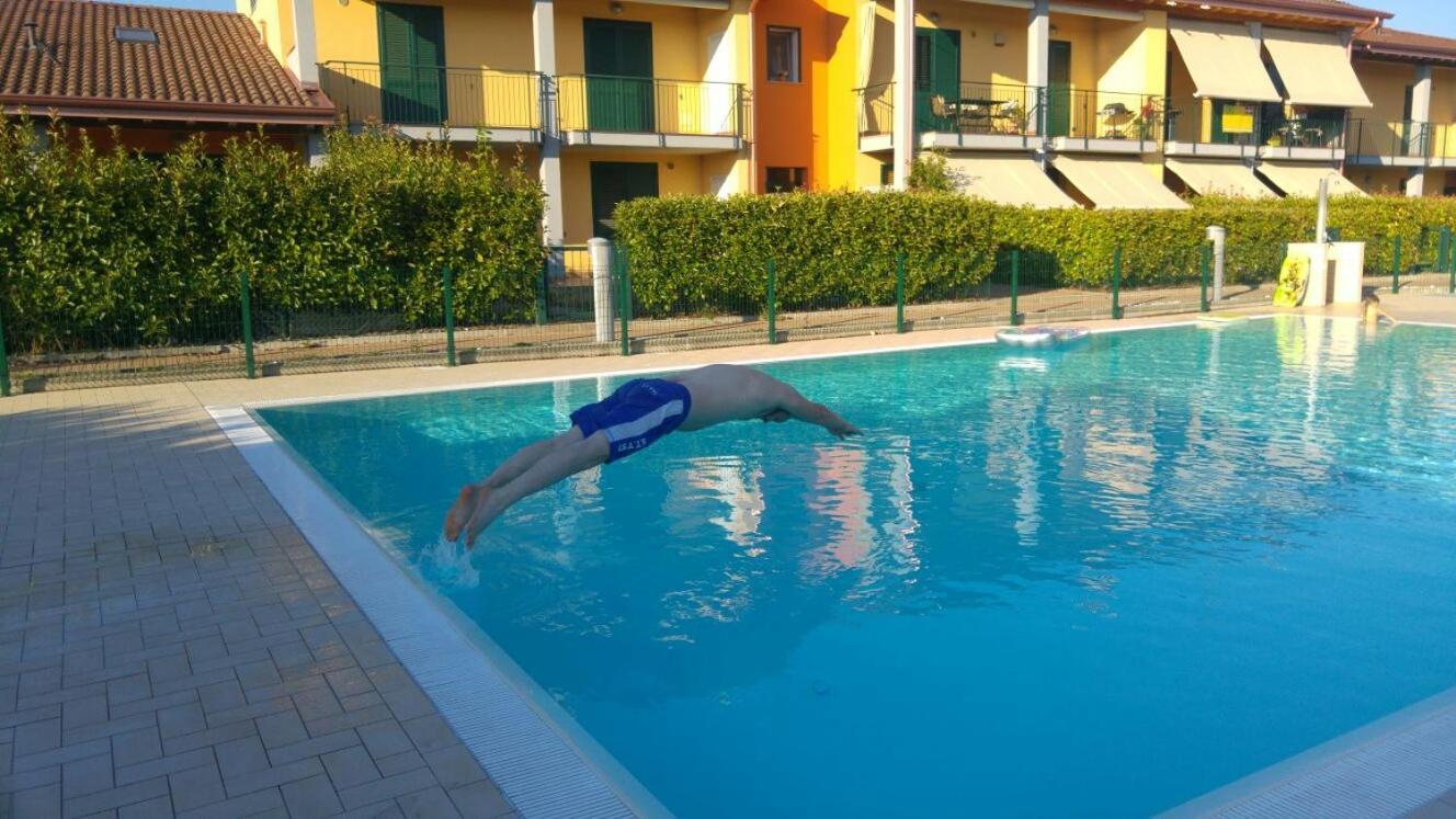 Peschiera Appartamenti Vacanze Peschiera del Garda Buitenkant foto
