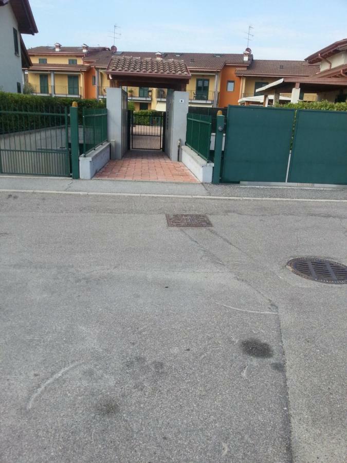 Peschiera Appartamenti Vacanze Peschiera del Garda Buitenkant foto
