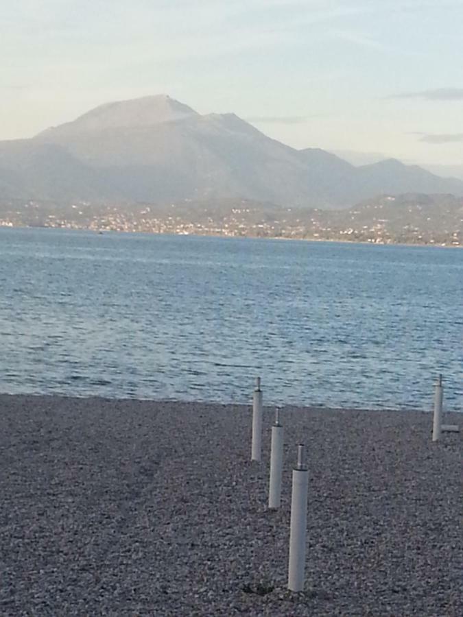 Peschiera Appartamenti Vacanze Peschiera del Garda Buitenkant foto